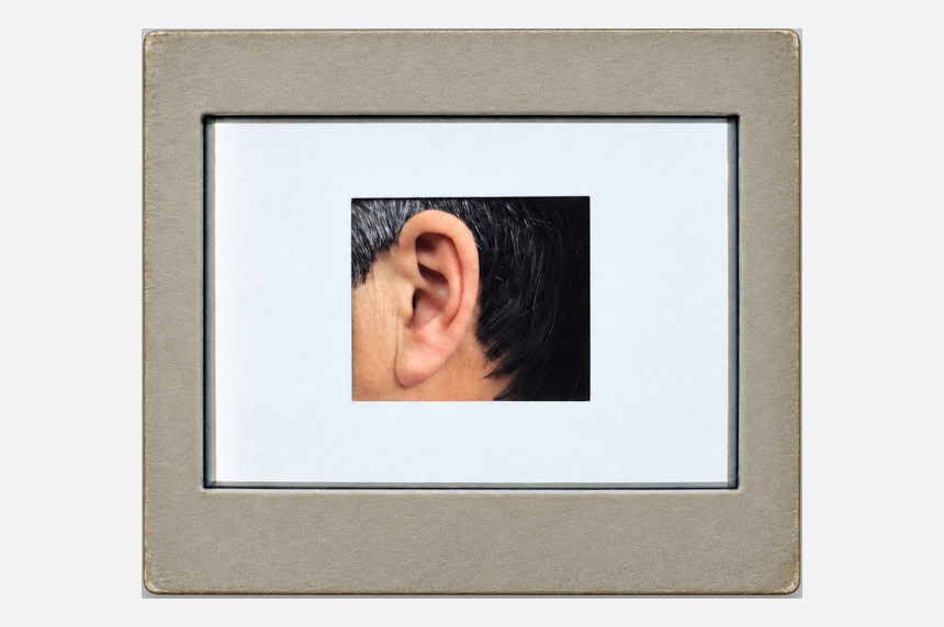 ear_slide_carousel_corrected_background